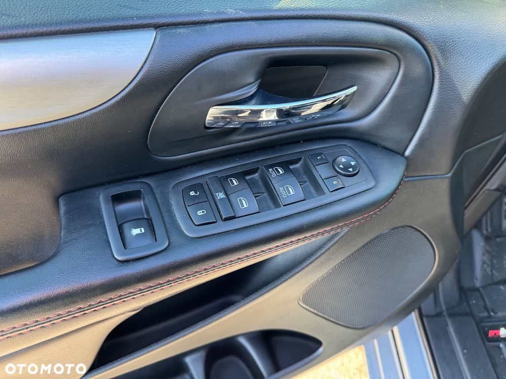 Dodge Grand Caravan - 6