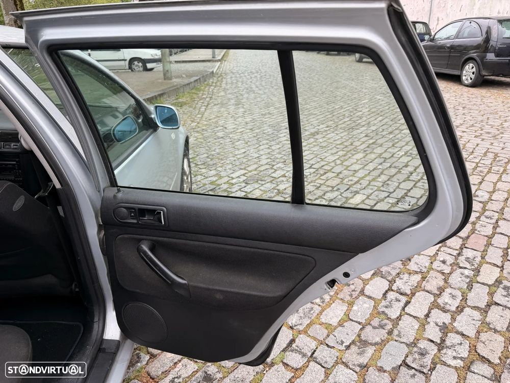 VW Golf 1.9 TDi Highline - 17