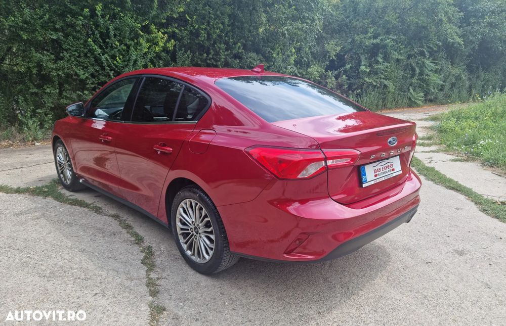Ford Focus 1.0 EcoBoost Titanium Business - 12