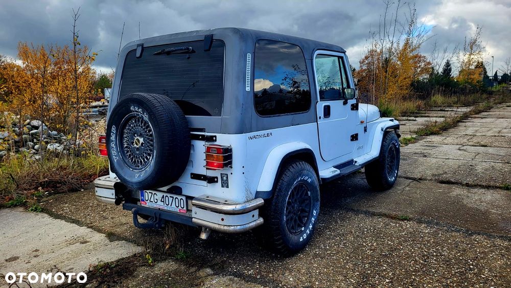 Jeep Wrangler - 11