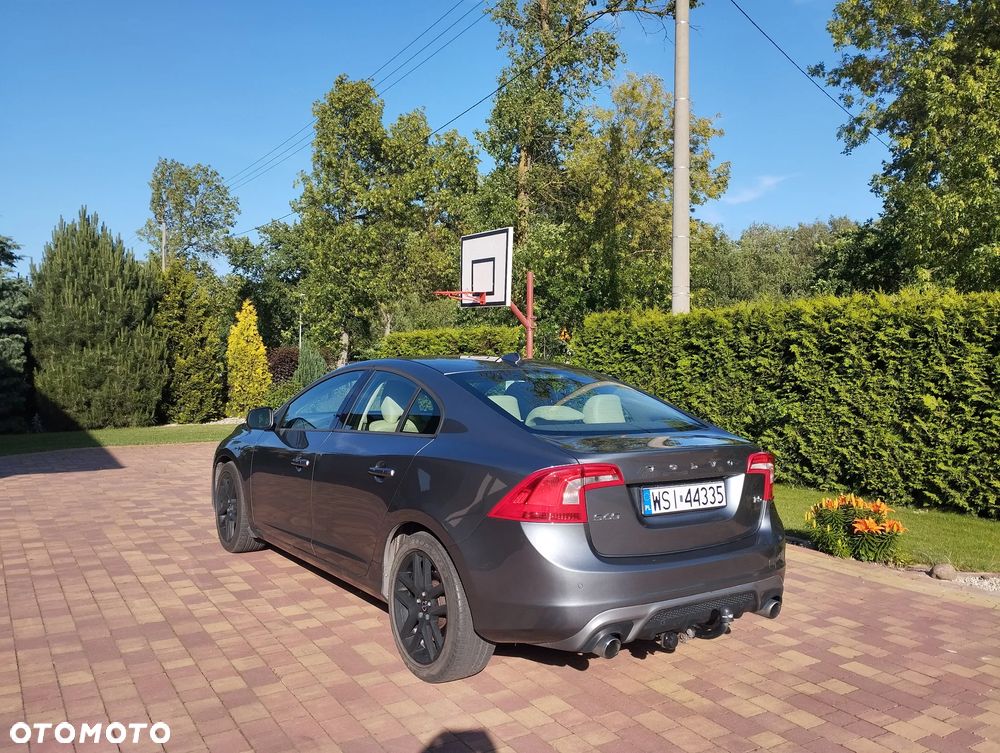 Volvo S60 T5 Drive-E R-Design Momentum - 3