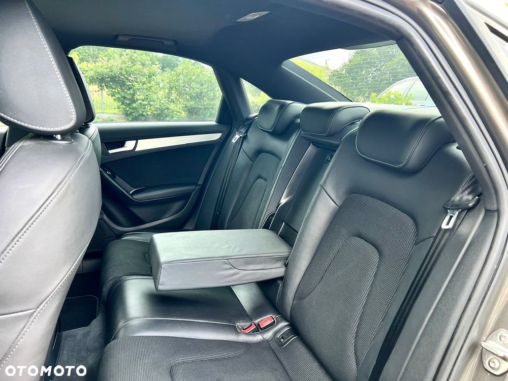 Audi A4 Limousine - 31