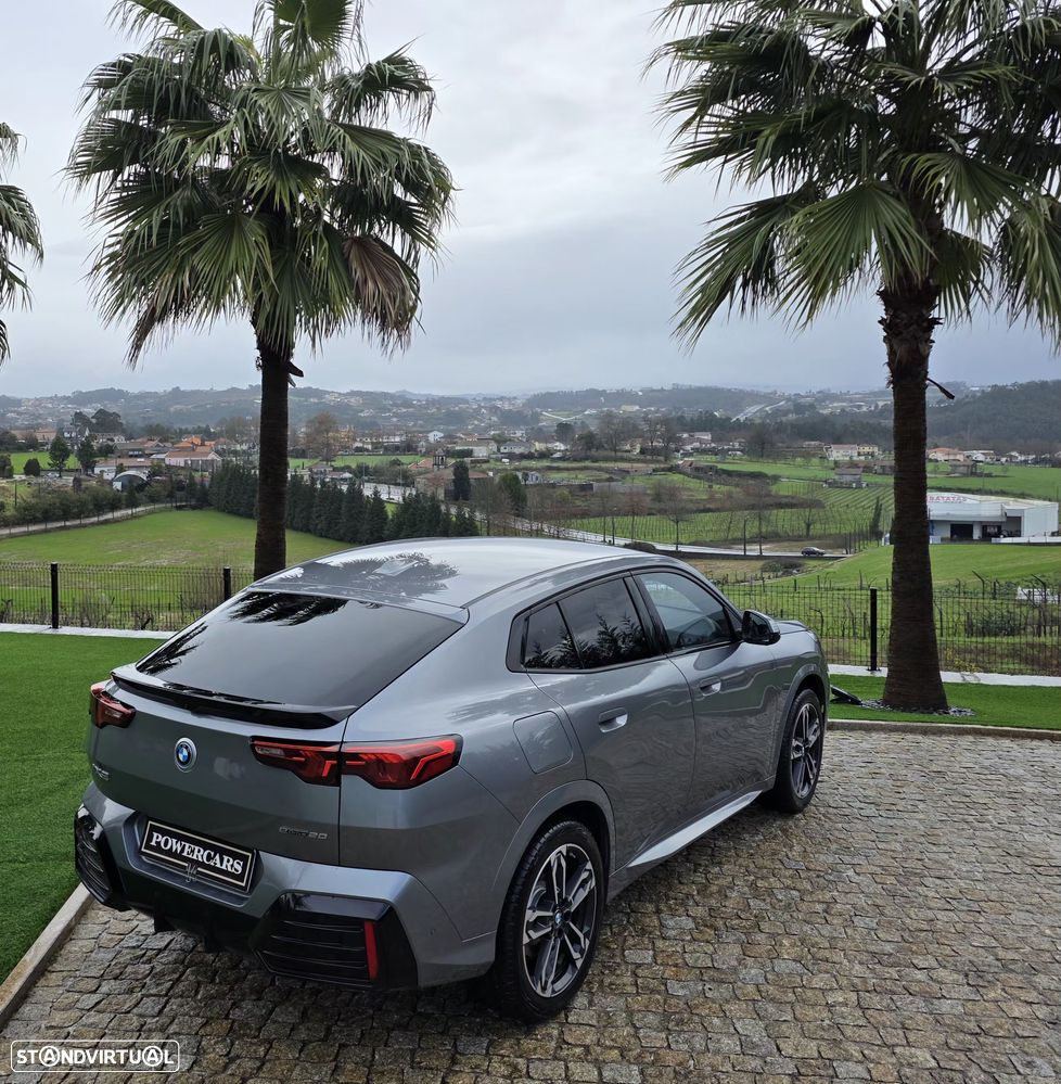 BMW iX2 eDrive20 Pack Desportivo M - 13
