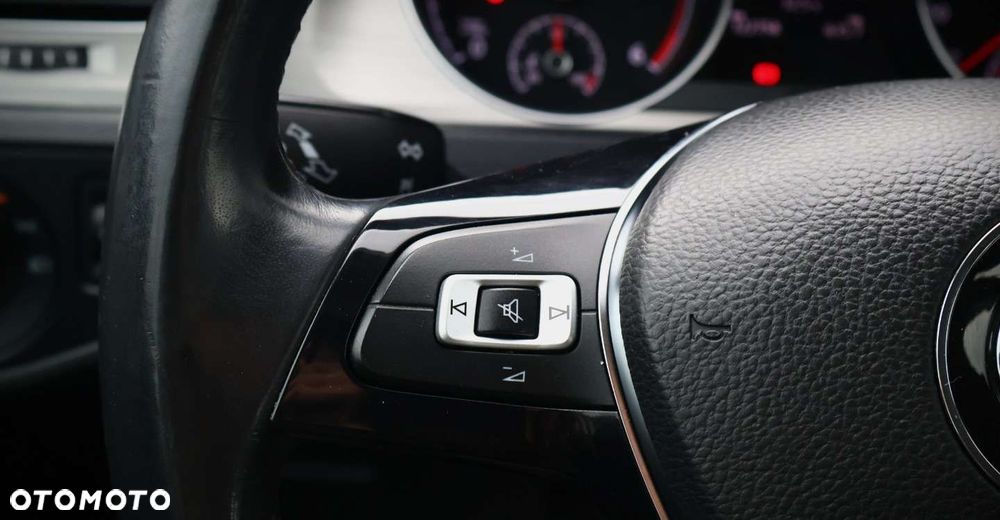 Volkswagen Golf - 19