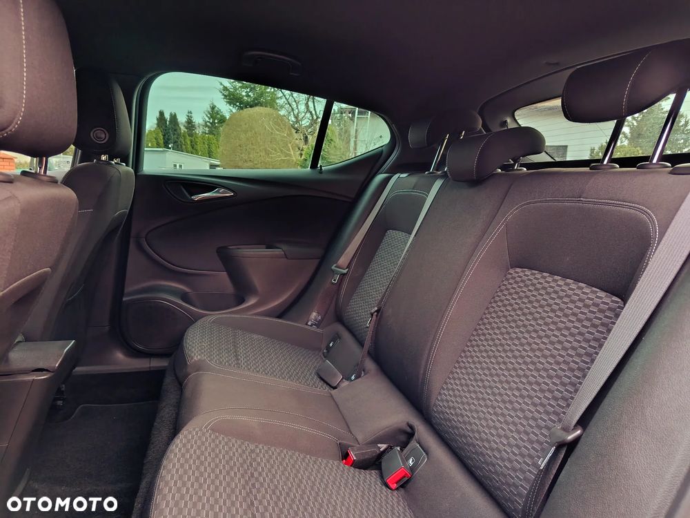 Opel Astra 1.6 D (CDTI) Start/Stop Dynamic - 15