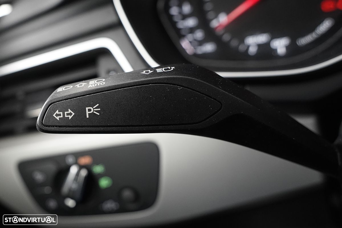Audi A4 Avant 30 TDI S tronic - 15