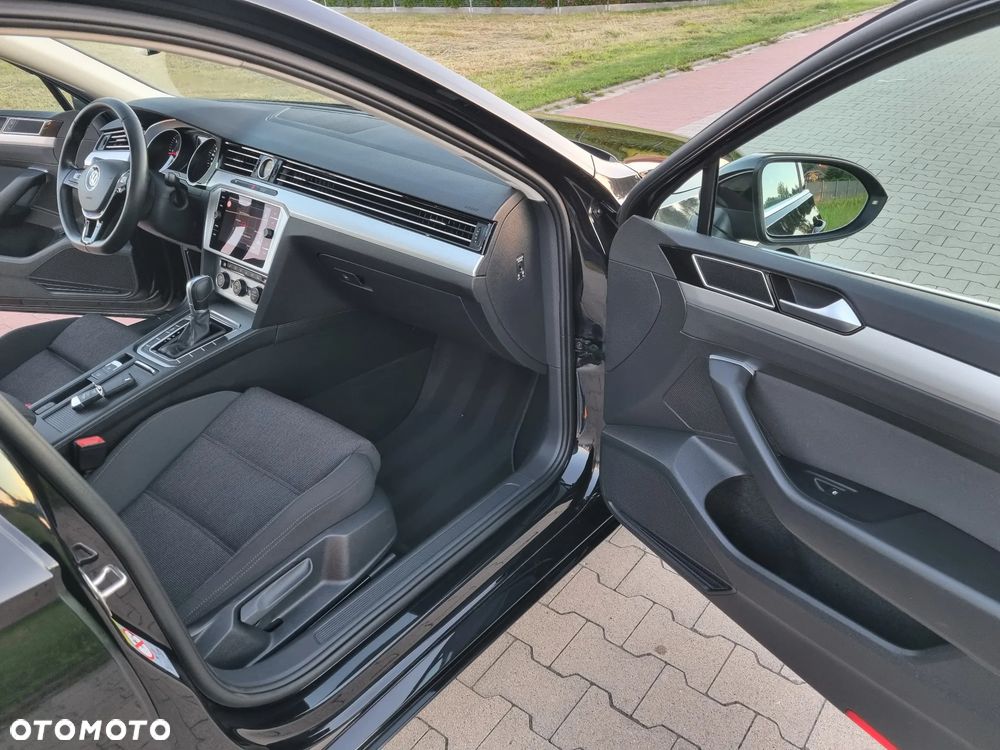Volkswagen Passat 2.0 TDI SCR DSG Comfortline - 19