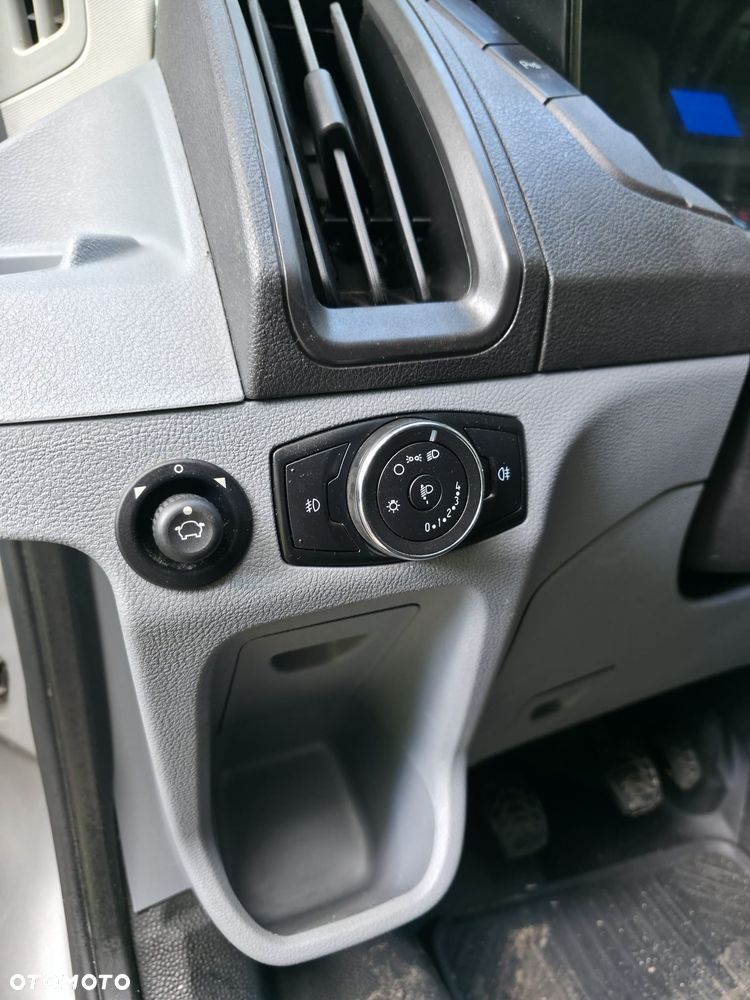 Ford Transit - 13