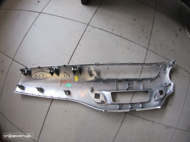 Grelha Friso 9685748677 CITROEN C3 2 FASE 1 2011 1.4HDI 70CV 5P PRETO MEIO GRE CENTRAL INTERIOR CITROEN C3 A51 FASE 1 2011 1.4I 75CV 5P VERMELHO - 2