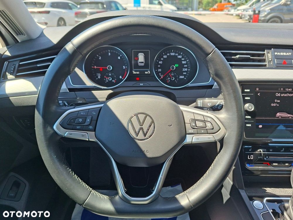 Volkswagen Passat - 17