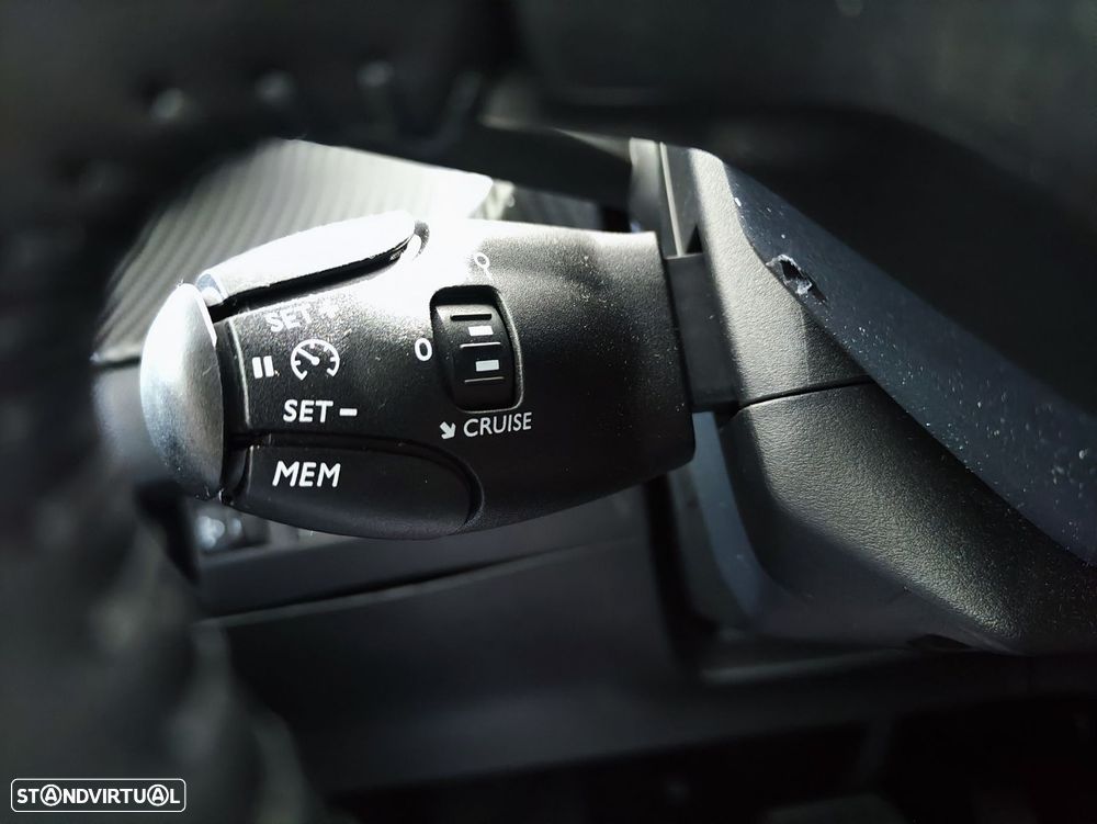 Peugeot e-208 50 kWh Allure - 12