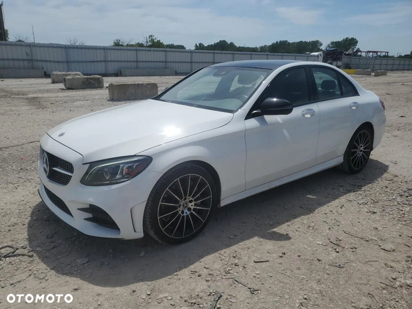 Mercedes-Benz Klasa C 300 4MATIC 9G-TRONIC