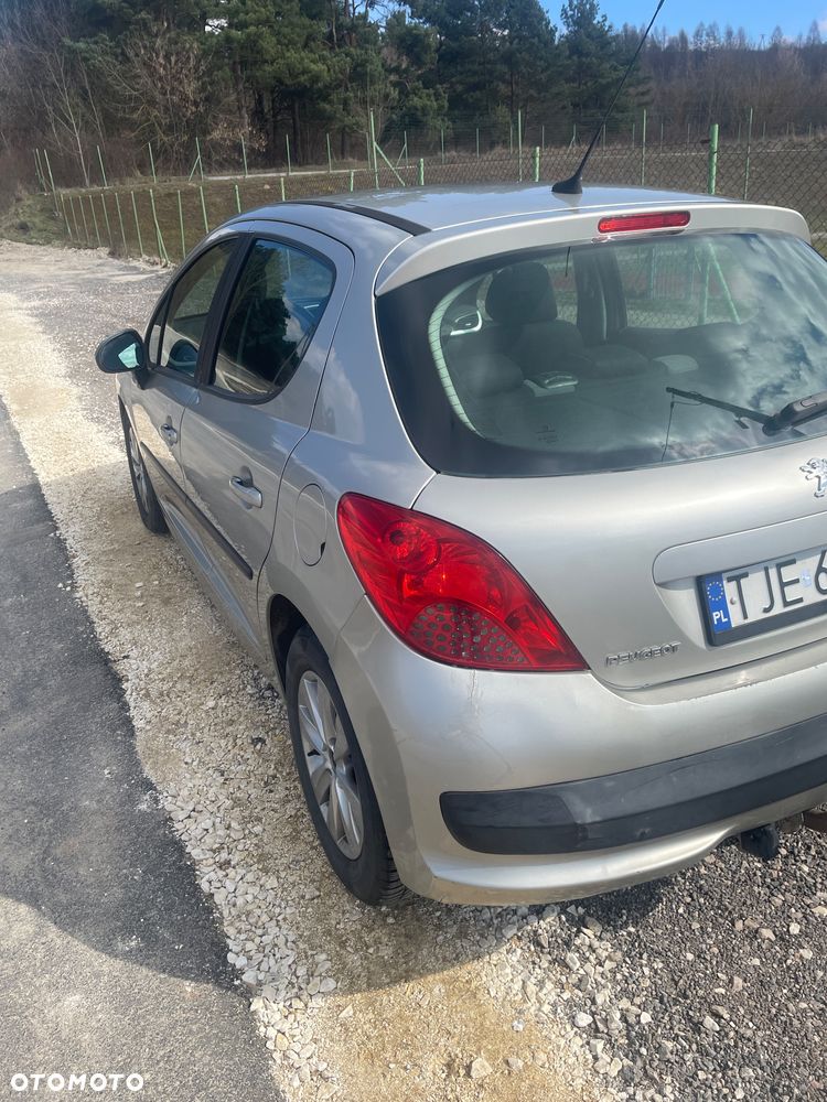 Peugeot 207 - 6