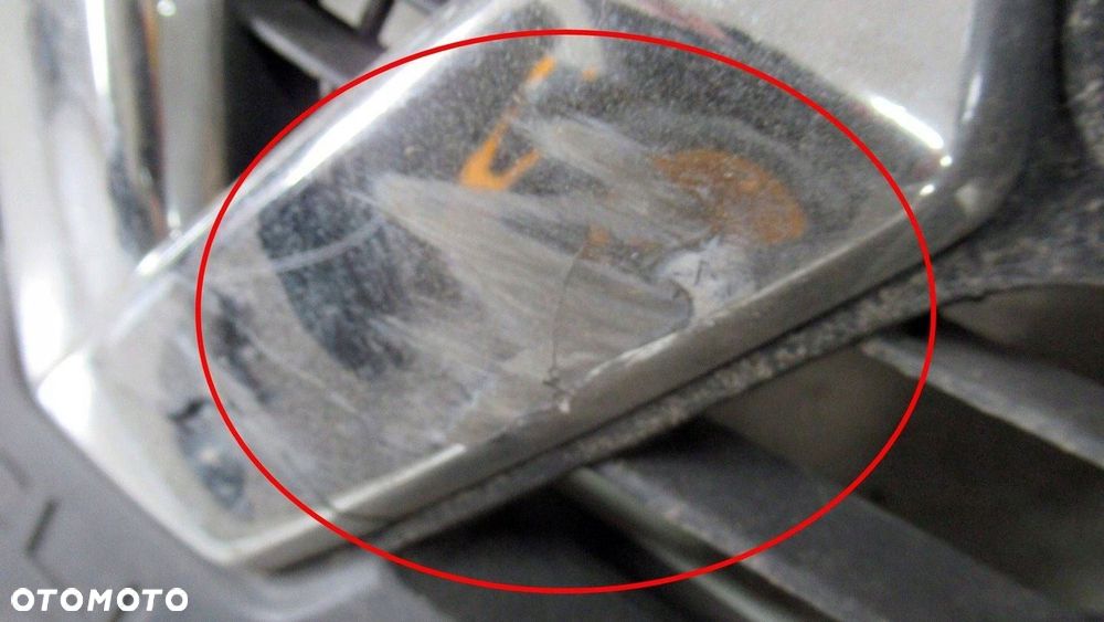 RENAULT CLIO IV ATRAPA GRILL 622561433R - 4