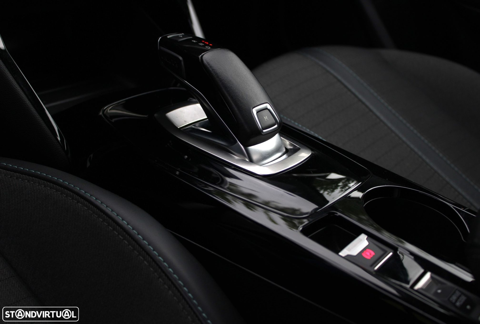 Peugeot 208 1.2 PureTech Allure EAT8 - 10