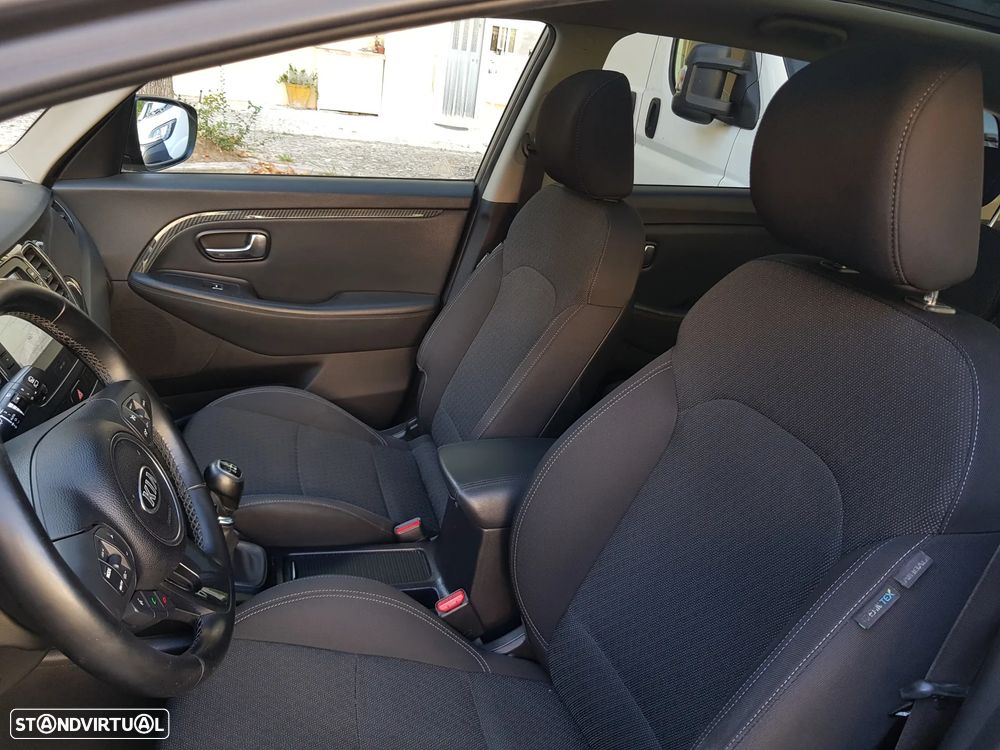 Kia Carens 1.7 CRDi 141 Edition 7 - 28