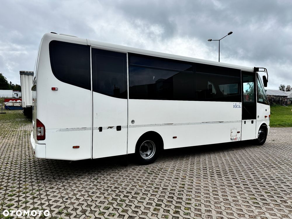 Mercedes-Benz Mediano 32+7 - 7