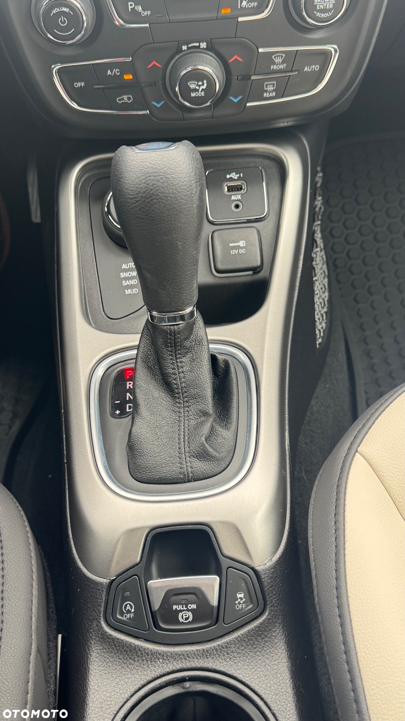 Jeep Compass - 25