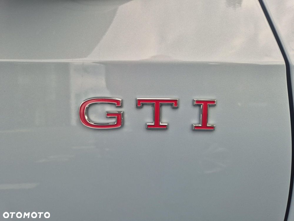 Volkswagen Golf - 34