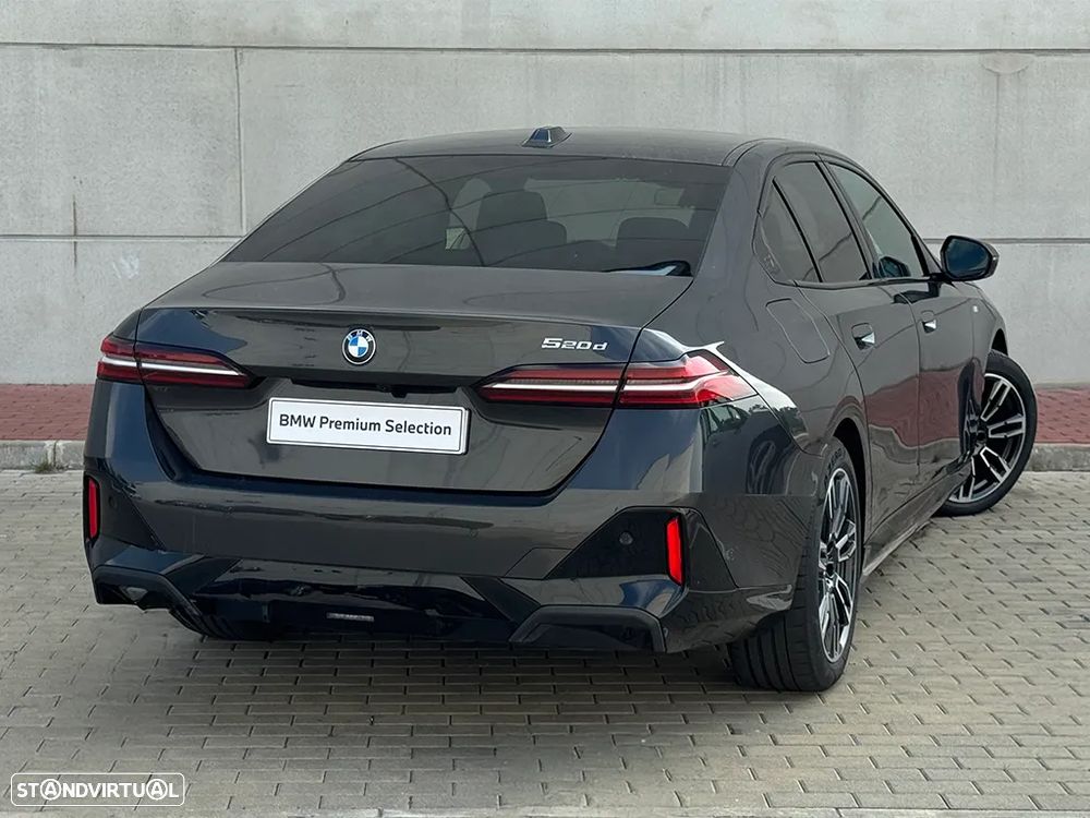 BMW 520 d Pack Desportivo M - 4