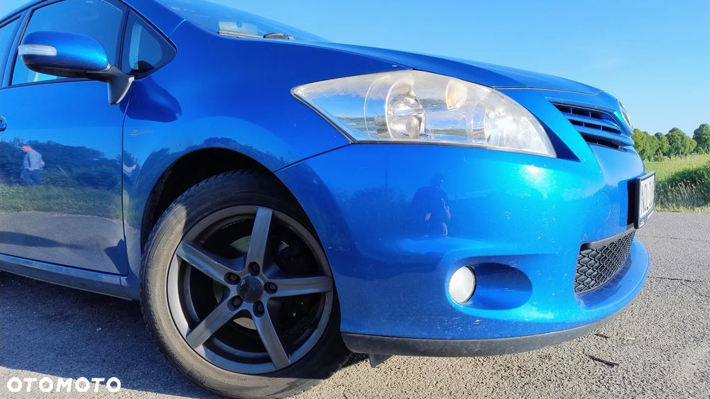 Toyota Auris 1.33 VVT-i Terra - 1