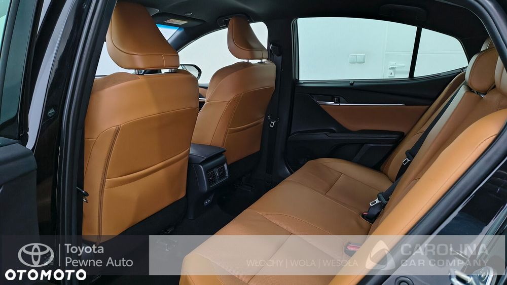 Toyota Camry - 26
