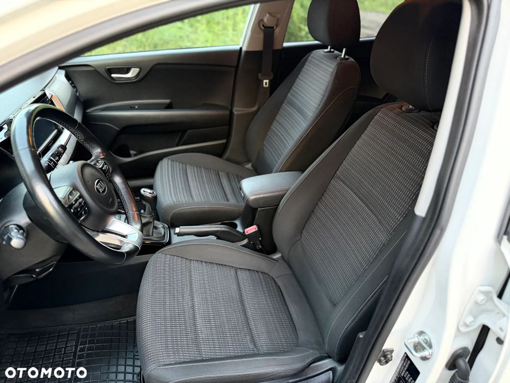 Kia Stonic 1.4 L - 17