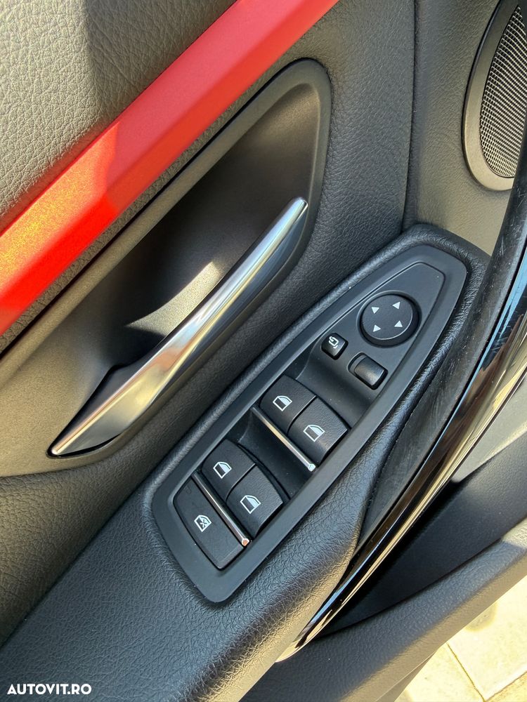 BMW Seria 3 320d Aut. Sport Line - 12