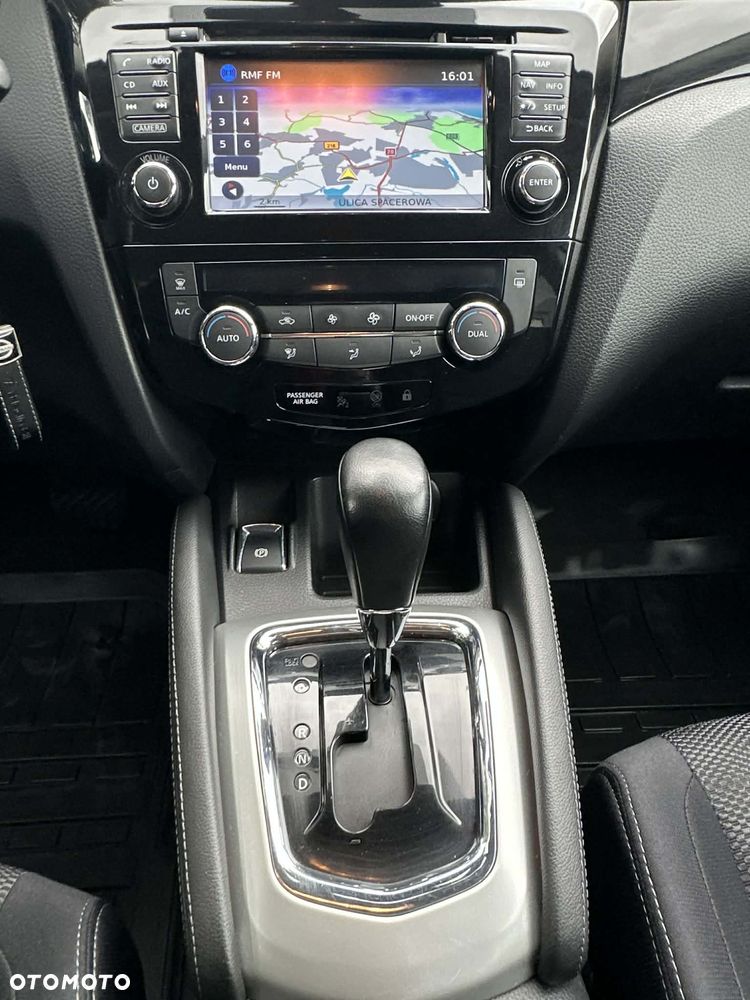 Nissan Qashqai 1.2 DIG-T Xtronic TEKNA - 23