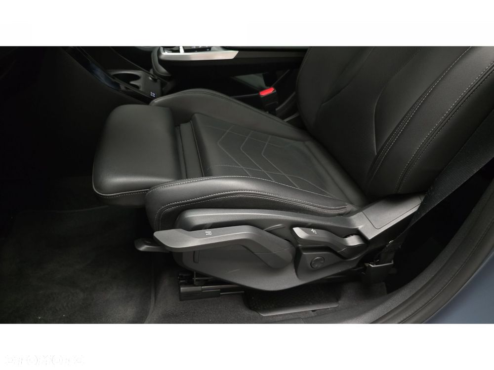 BMW Seria 2 218d - 19