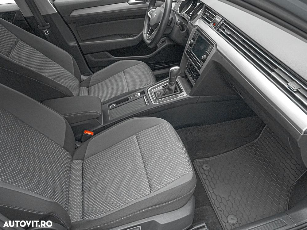 Volkswagen Passat 2.0 TDI DSG Trendline - 13