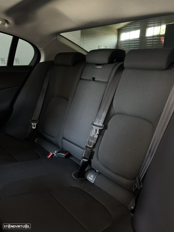Jaguar XE 2.0 D Prestige Aut. - 20