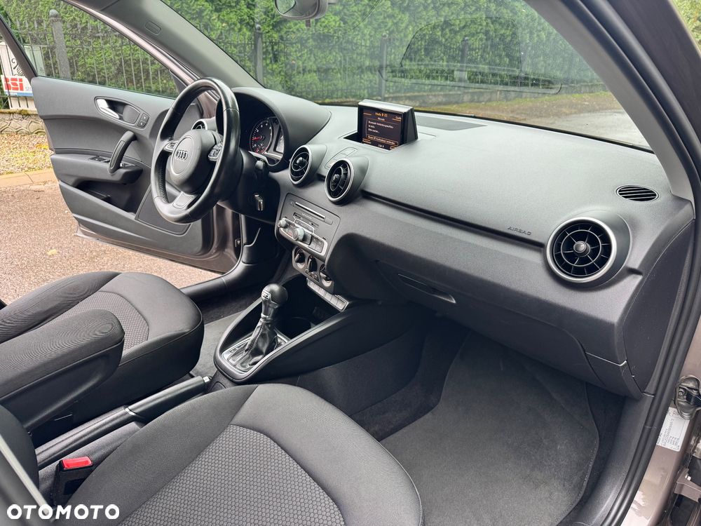 Audi A1 Sportback 1.4 TFSI S tronic design - 19