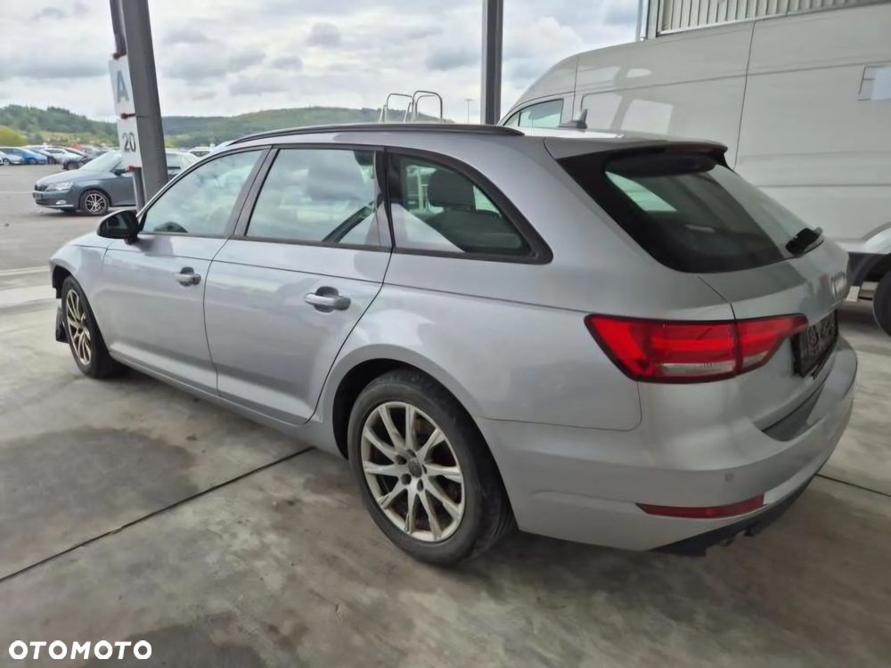 Audi A4 Avant 2.0 TDI Design - 3
