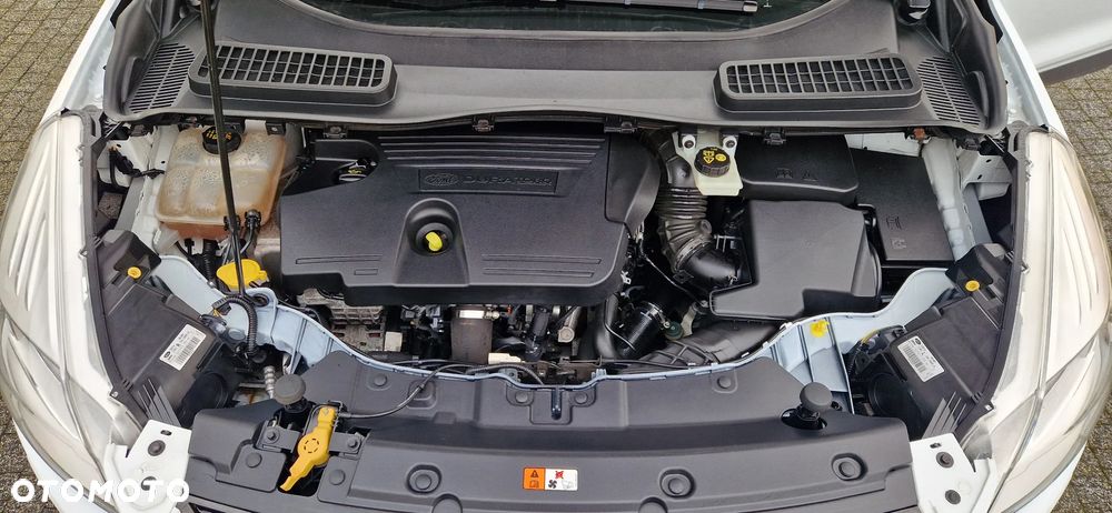 Ford Kuga 2.0 TDCi 4x2 Titanium - 32