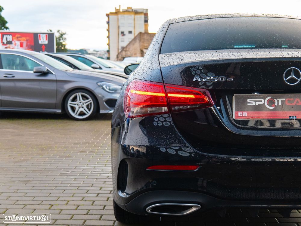Mercedes-Benz A 250 Limousine e 8G-DCT AMG Line - 29