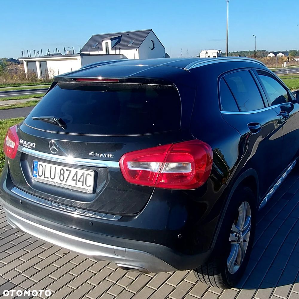 Mercedes-Benz GLA 250 4-Matic - 17