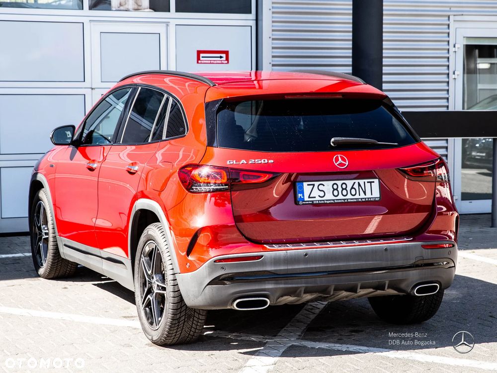 Mercedes-Benz GLA 250e AMG Line - 12