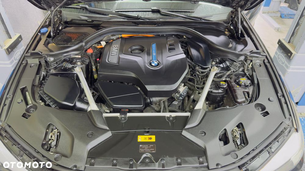 BMW Seria 5 520e - 5