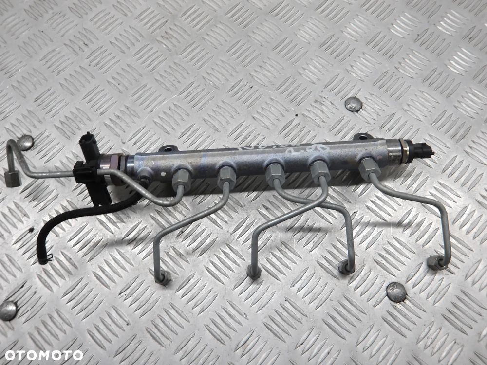 HYUNDAI TUCSON I 04-10 2.0 CRDI 4X4 LISTWA WTRYSKOWA 31400-27400 - 1