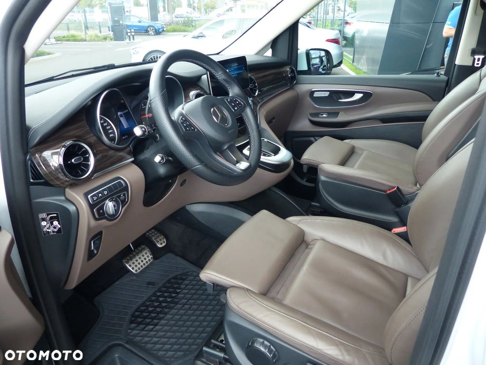Mercedes-Benz Klasa V 300 d 4-Matic Avantgarde 9G-Tronic (d³ugi) - 11