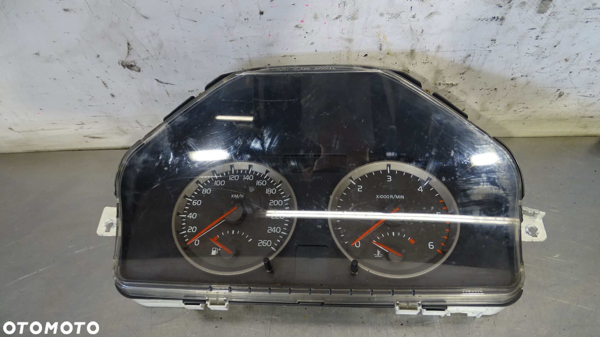 LICZNIK VOLVO S40 II 2.0 30710071 - 1