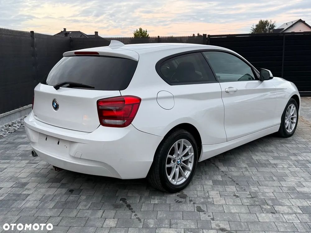 BMW Seria 1 114d Sport Line - 3