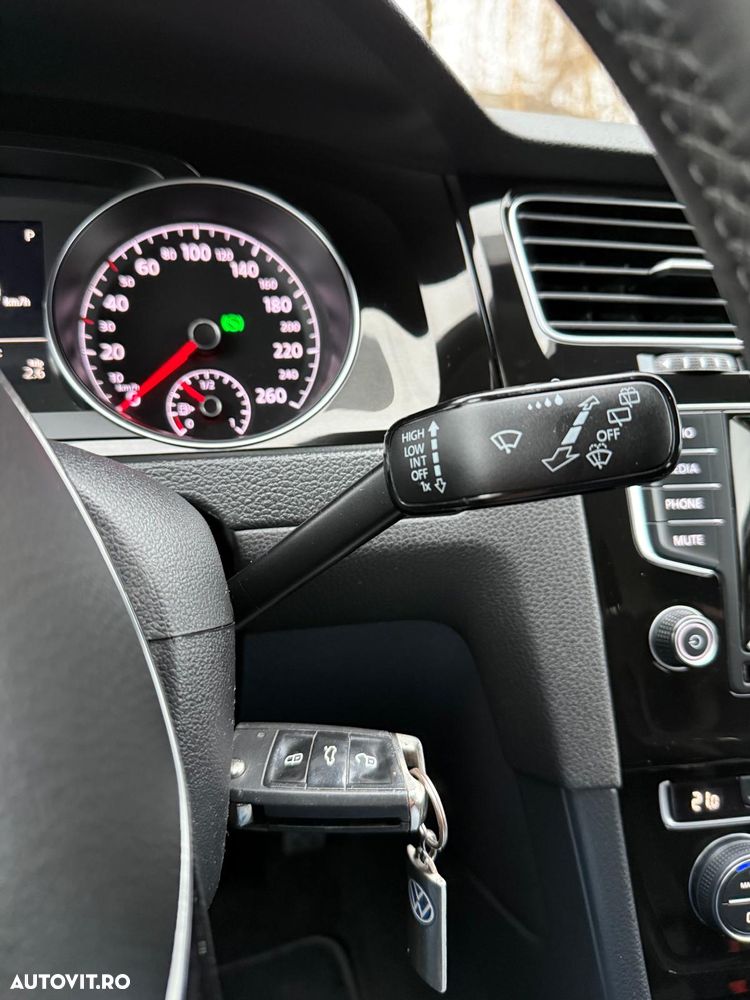 Volkswagen Golf 1.4 TSI BlueMotion Technology DSG Highline - 27