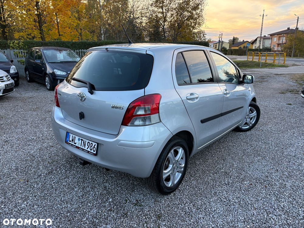 Toyota Yaris 2011 photo 5