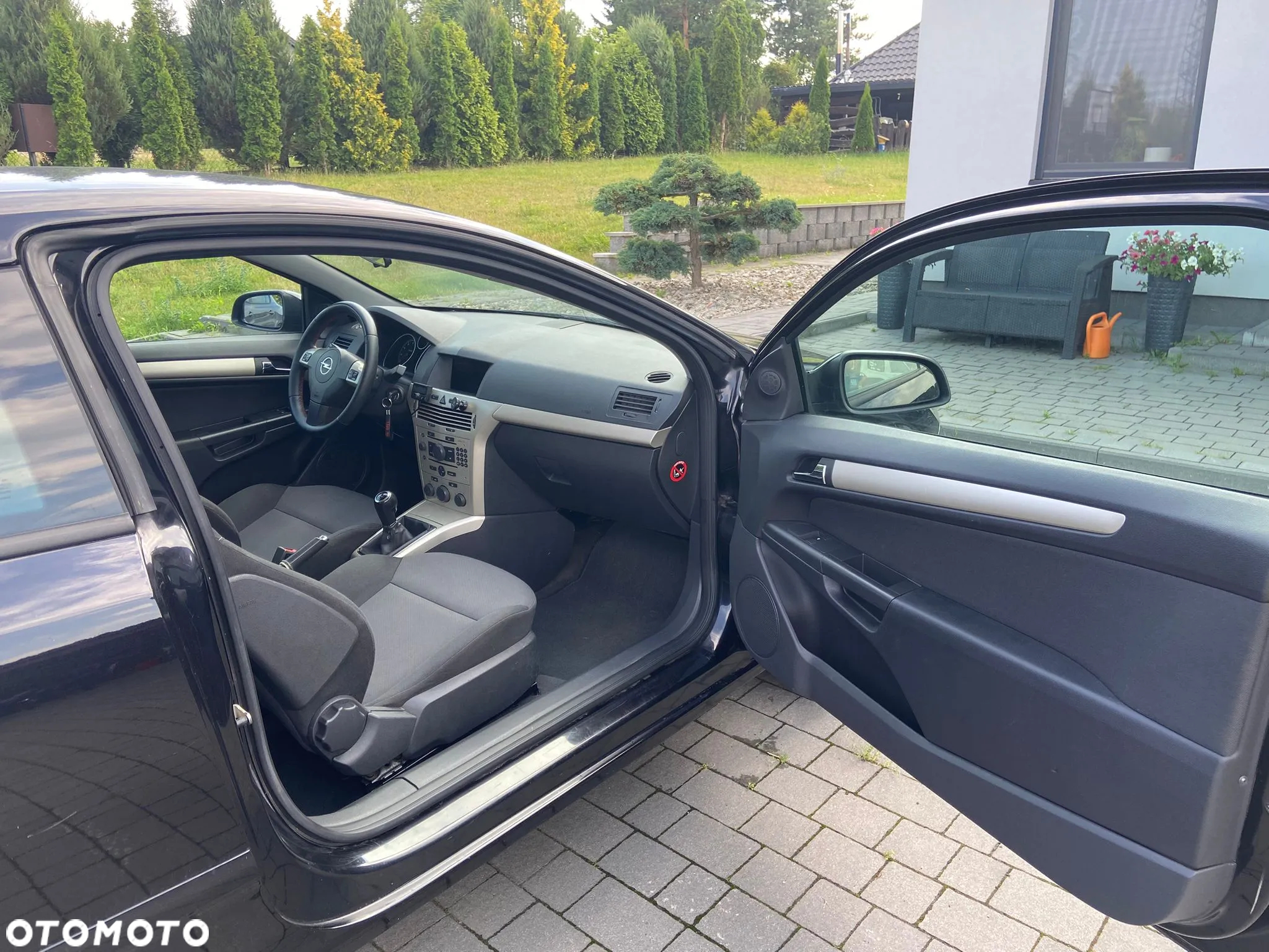Opel Astra GTC 1.6 - 18