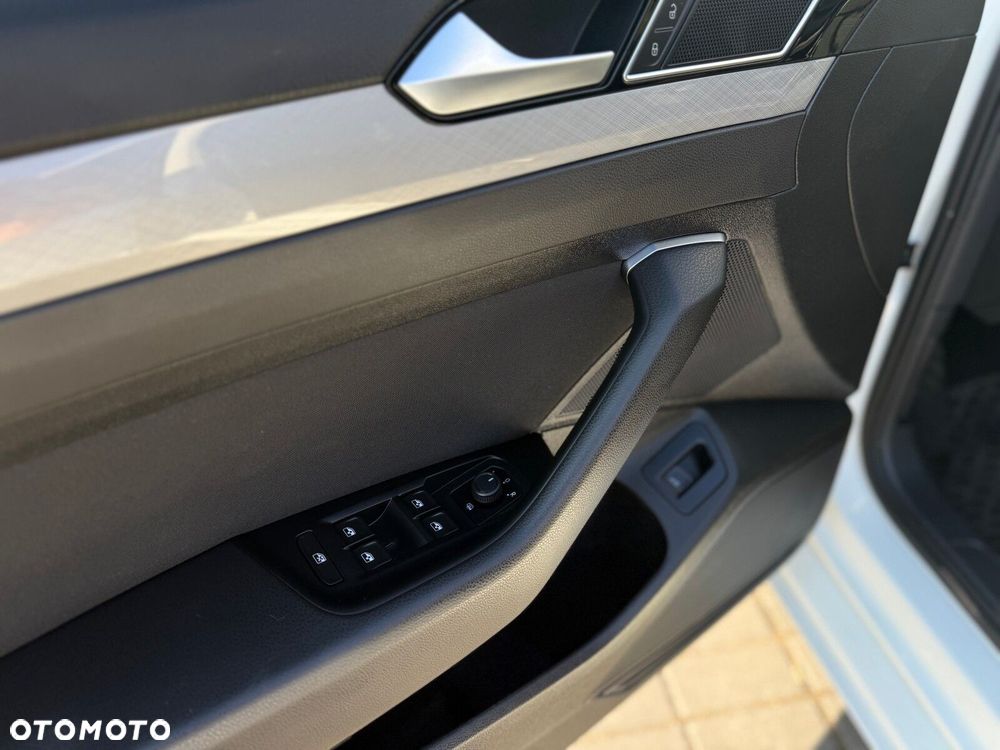 Volkswagen Passat 2.0 TSI Business DSG - 16
