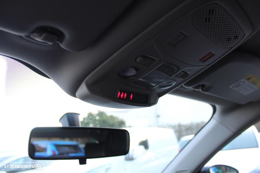 Peugeot e-2008 50 kWh Active Pack - 26