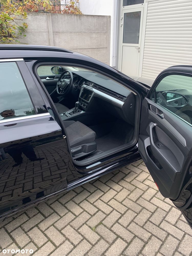 Volkswagen Passat - 8