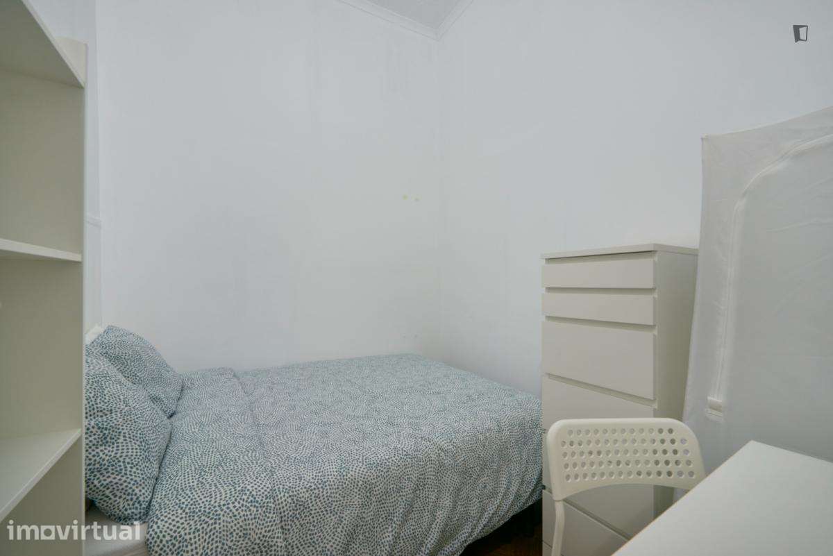 Quarto - localizado em Marquês de Pombal Lisbon - Grande imagem: 2/13